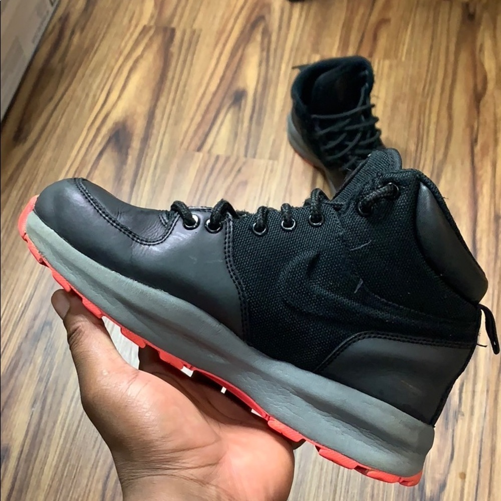 Nike ACG Youth Shoes - Picture 5 of 9